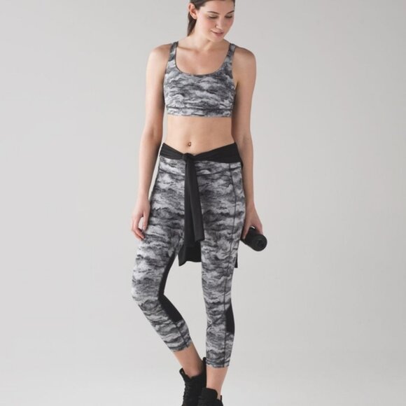 Lululemon Pace Rival Crop (22")Power Luxtreme Hazy Days Black White / Black - Picture 3 of 13